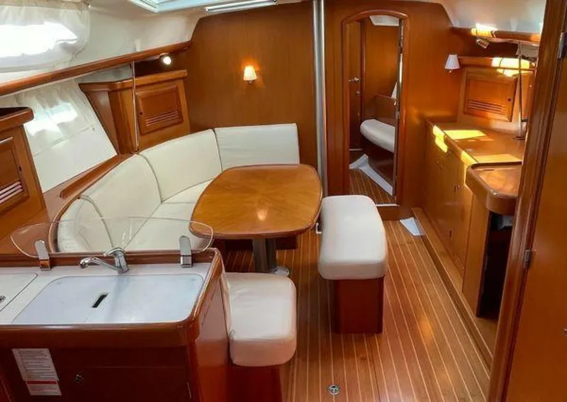 Slide: The Image of Beneteau 393 2006 - 5340068