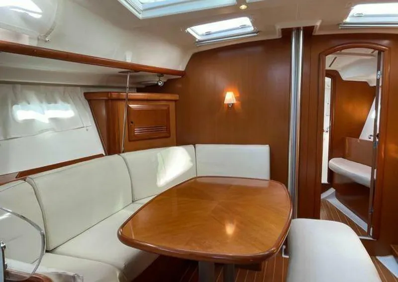 Slide: The Image of Beneteau 393 2006 - 5340071