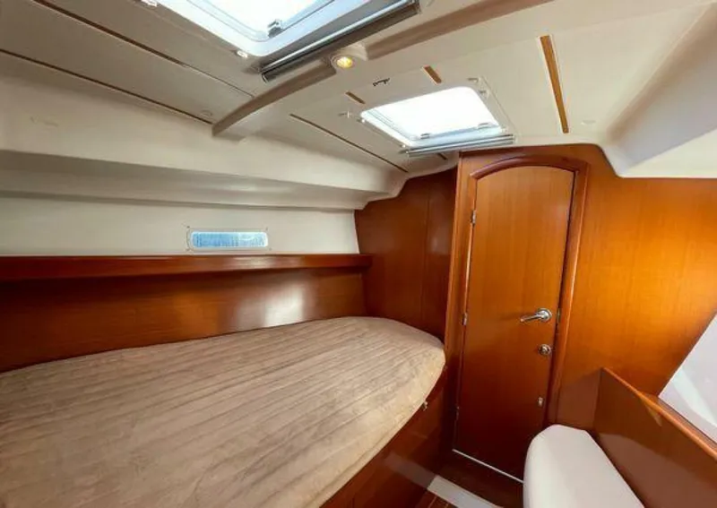 Slide: The Image of Beneteau 393 2006 - 5340072