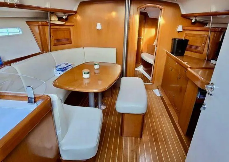 Slide: The Image of Beneteau 393 2006 - 5340079