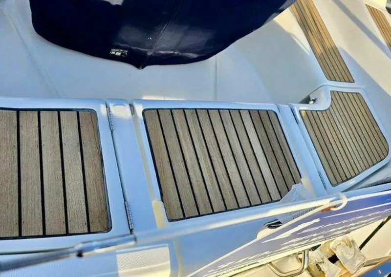 Slide: The Image of Beneteau 393 2006 - 5340053