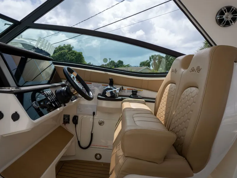 Slide: The Image of Sea Ray 320 Sundancer 2021 - 5340360
