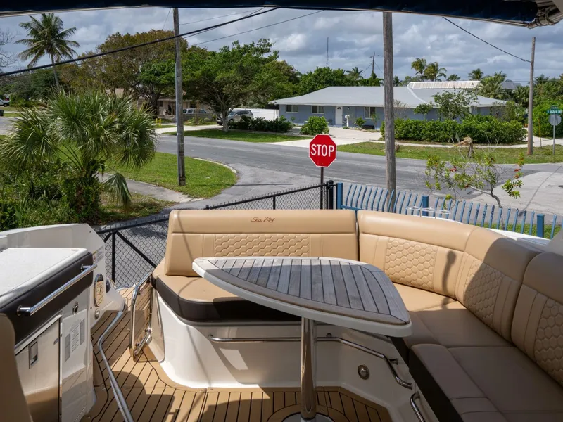 Slide: The Image of Sea Ray 320 Sundancer 2021 - 5340361