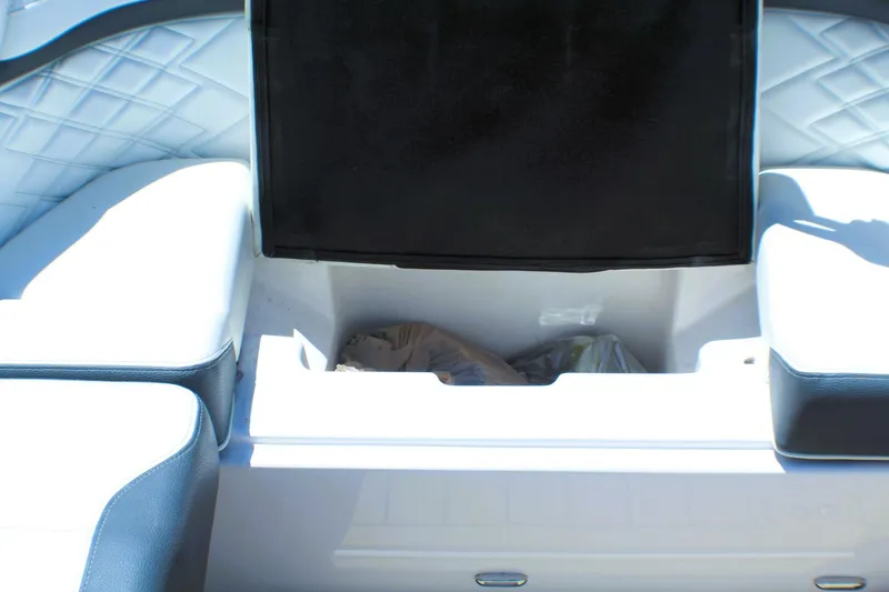 Slide: The Image of Regal 33 2022 - 5340403