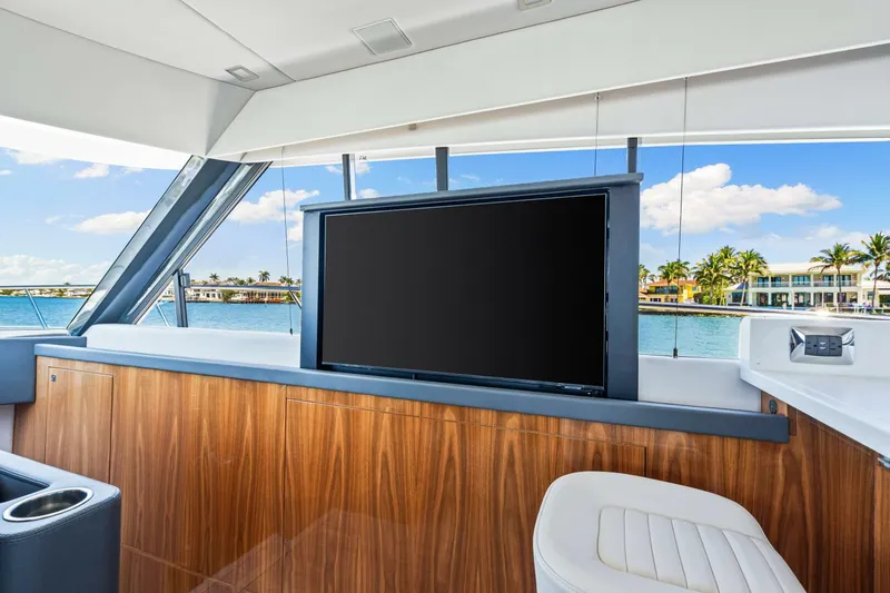Slide: The Image of Riviera 5400 Sport Yacht Platinum Edition 2022 - 5341250