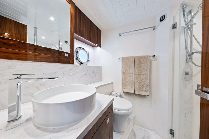 Slide: The Image of Riviera 5400 Sport Yacht Platinum Edition 2022 - 5341256