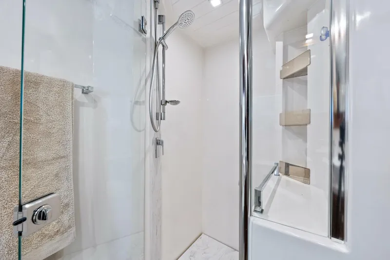 Slide: The Image of Riviera 5400 Sport Yacht Platinum Edition 2022 - 5341257