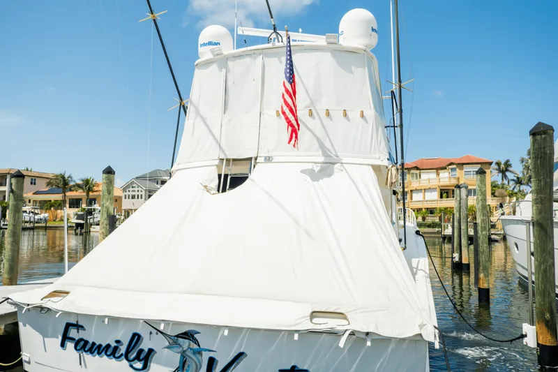 Slide: The Image of Hatteras 54 CONVERTIBLE 1996 - 5420120