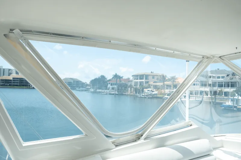 Slide: The Image of Hatteras 54 CONVERTIBLE 1996 - 5420143