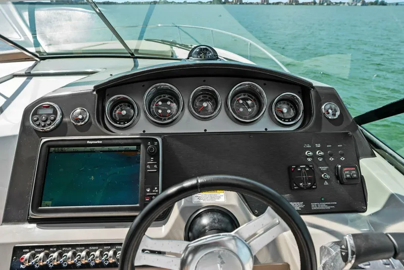 Slide: The Image of 2014 Sea Ray 370 Venture (Lil Sea Sass)-Helm - 5343599