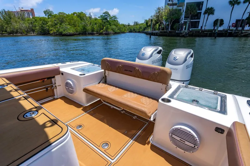 Slide: The Image of Sea Pro 32 2023 - 5341398