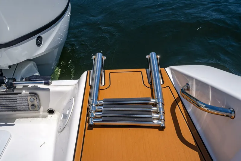 Slide: The Image of Sea Pro 32 2023 - 5341402