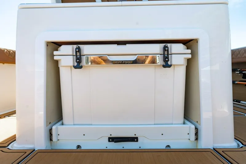 Slide: The Image of Sea Pro 32 2023 - 5341405