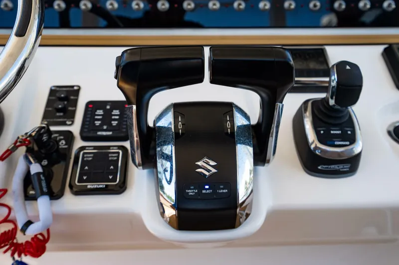 Slide: The Image of Sea Pro 32 2023 - 5341410