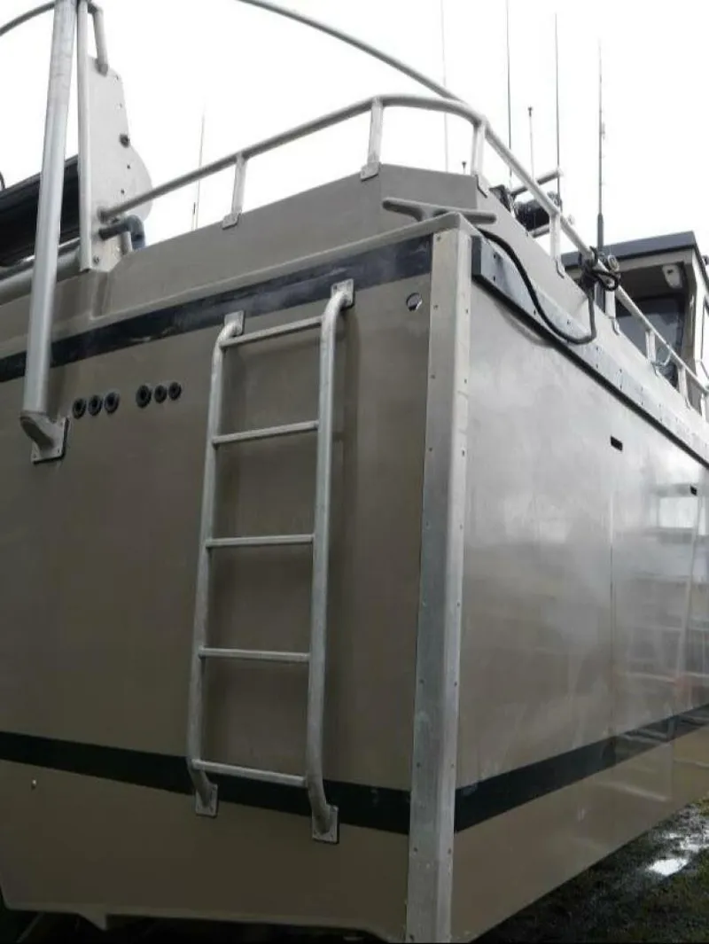 Slide: The Image of Custom Freestyle Marine 32 2022 - 7510010