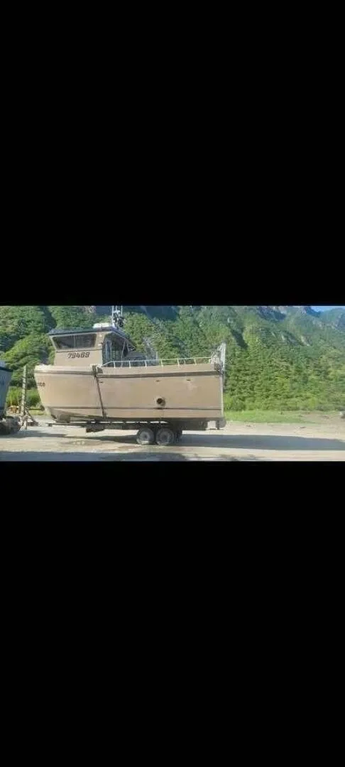 Slide: The Image of Custom Freestyle Marine 32 2022 - 7510012