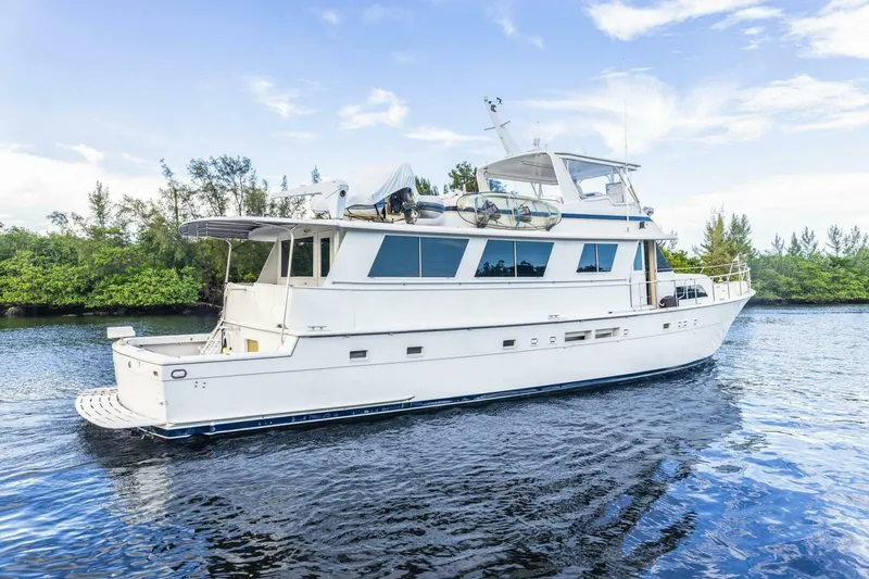 Slide: The Image of Hatteras 70 Cockpit Motor Yacht 1987 - 5716810
