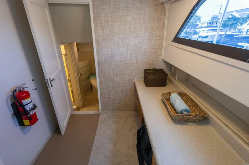 Slide: The Image of Hatteras 70 Cockpit Motor Yacht 1987 - 5686891