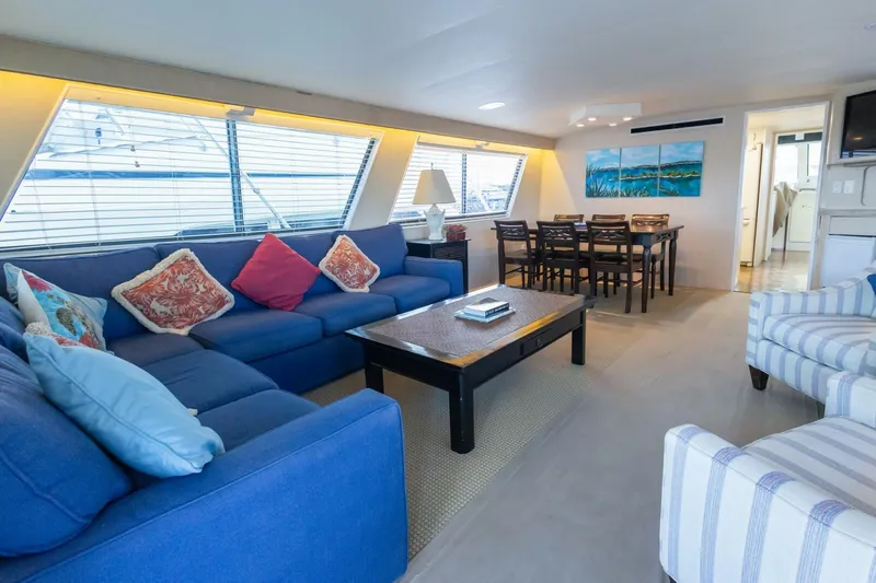 Slide: The Image of Hatteras 70 Cockpit Motor Yacht 1987 - 5686885