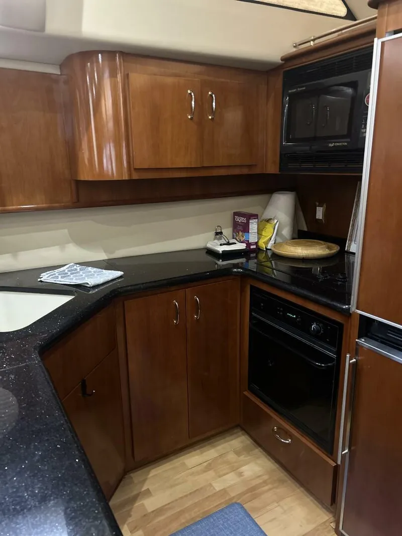 Slide: The Image of Carver 466 Motor Yacht 2003 - 5523800