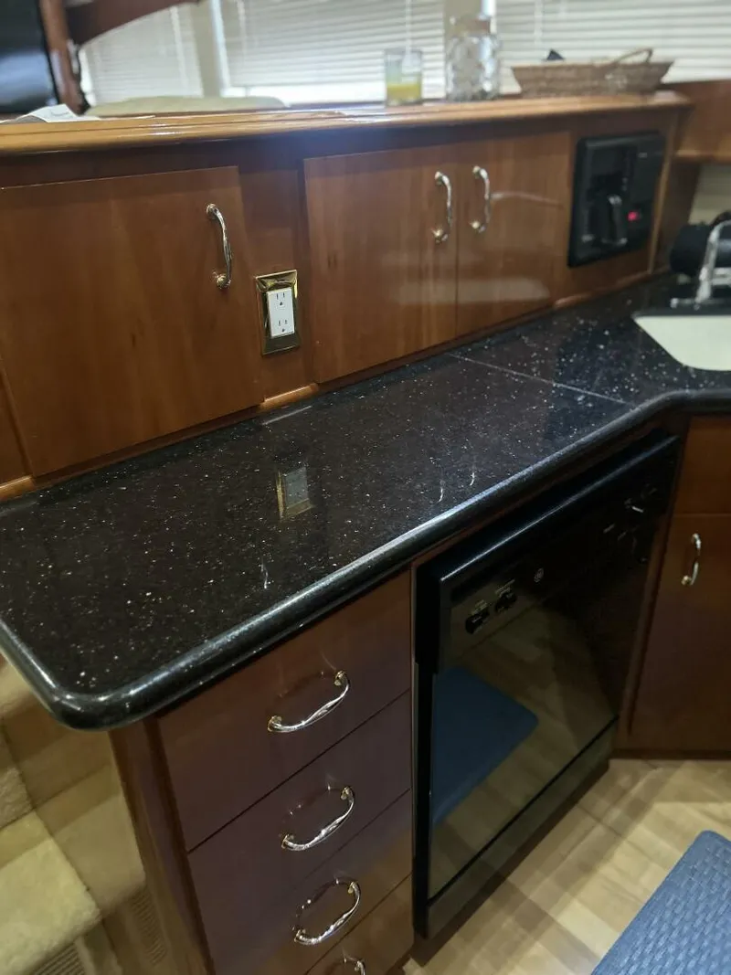 Slide: The Image of Carver Yachts 466 Motor Yacht 2003 - 5523797