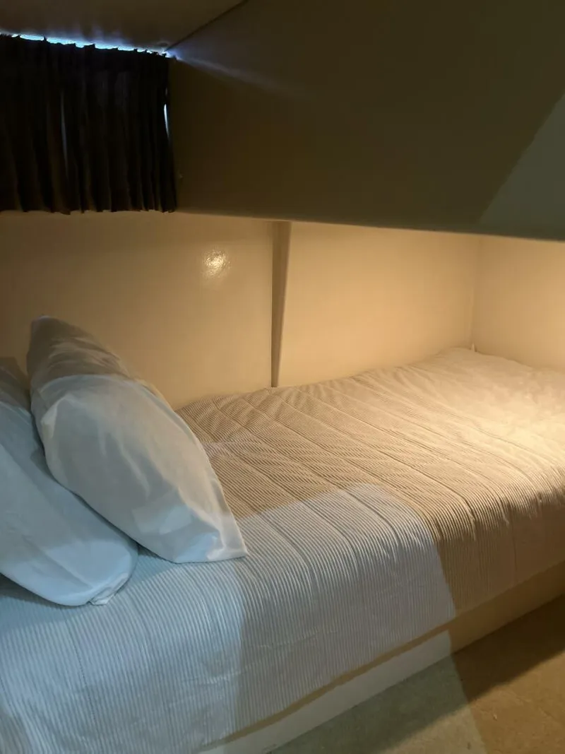 Slide: The Image of Carver Yachts 466 Motor Yacht 2003 - 5523834