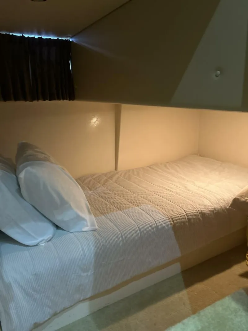 Slide: The Image of Carver Yachts 466 Motor Yacht 2003 - 5523836