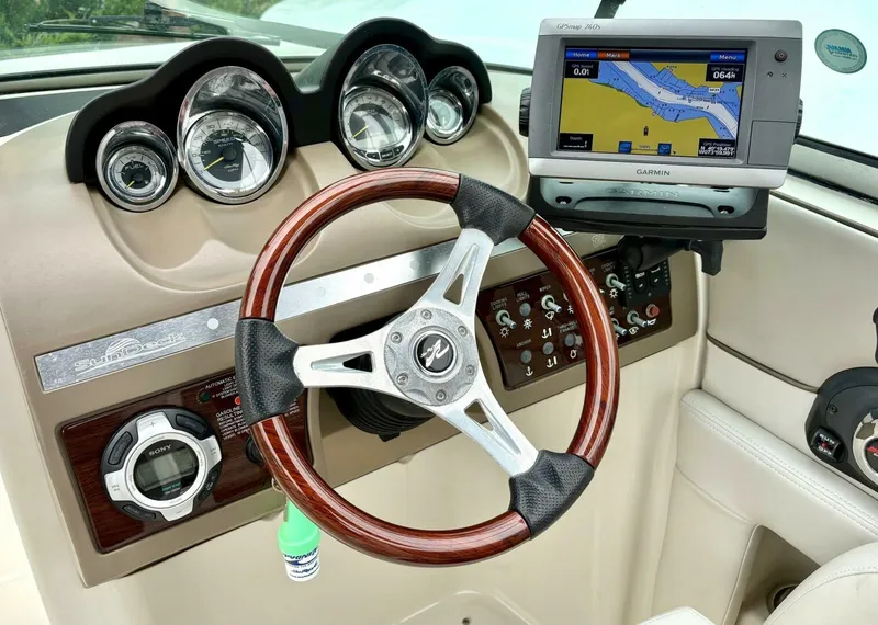 Slide: The Image of Sea Ray 260 Sundeck 2010 - 5343465