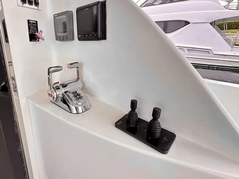 Slide: The Image of Marquis Flybridge Motor Yacht 2006 - 5356482