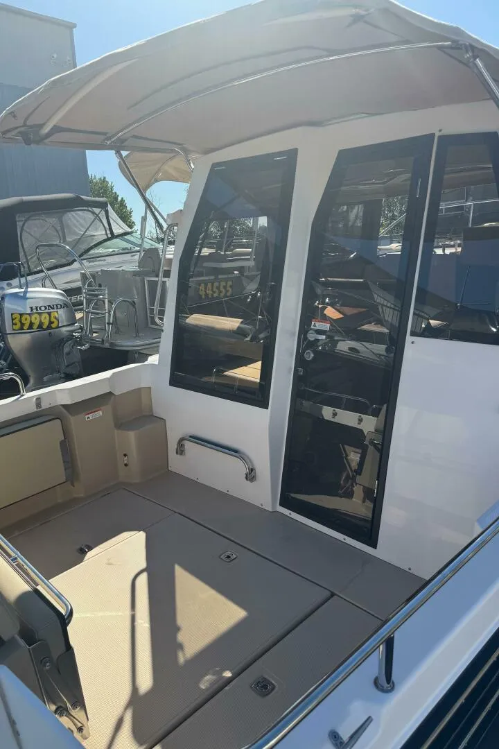 Slide: The Image of Ranger Tug R-23 2019 - 5344988