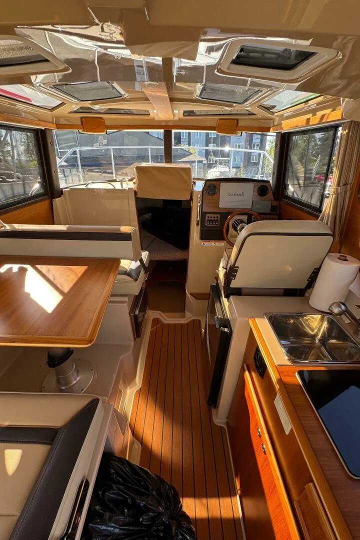 Slide: The Image of Ranger Tug R-23 2019 - 5344996