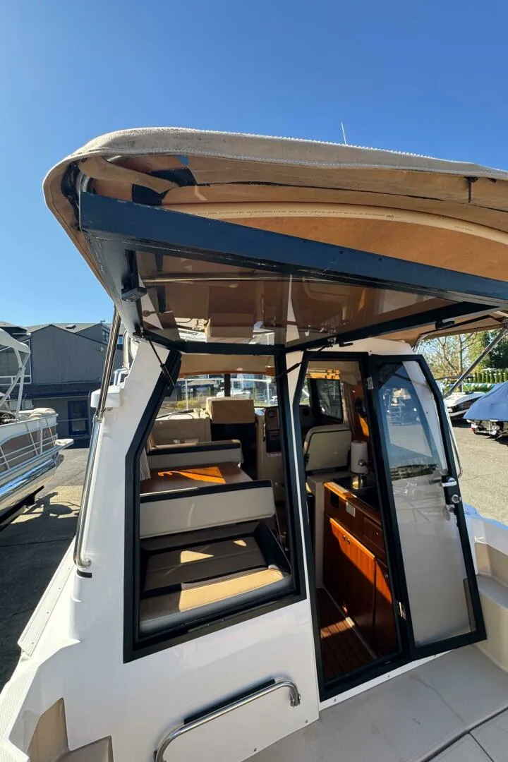 Slide: The Image of Ranger Tug R-23 2019 - 5345002