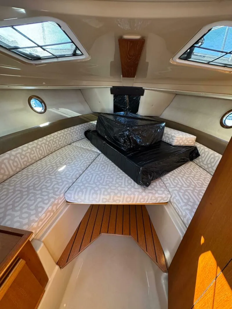 Slide: The Image of Ranger Tug R-23 2019 - 5345003