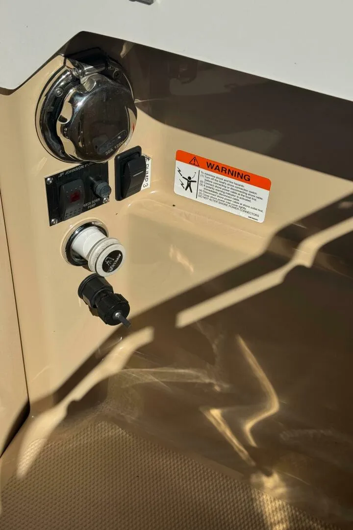 Slide: The Image of Ranger Tug R-23 2019 - 5345005