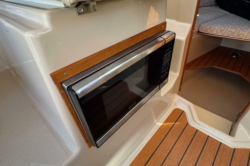 Slide: The Image of Ranger Tug R-23 2019 - 5345011