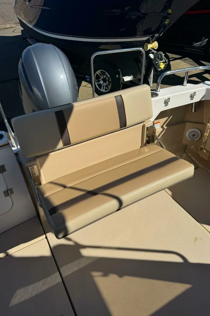 Slide: The Image of Ranger Tug R-23 2019 - 5344982