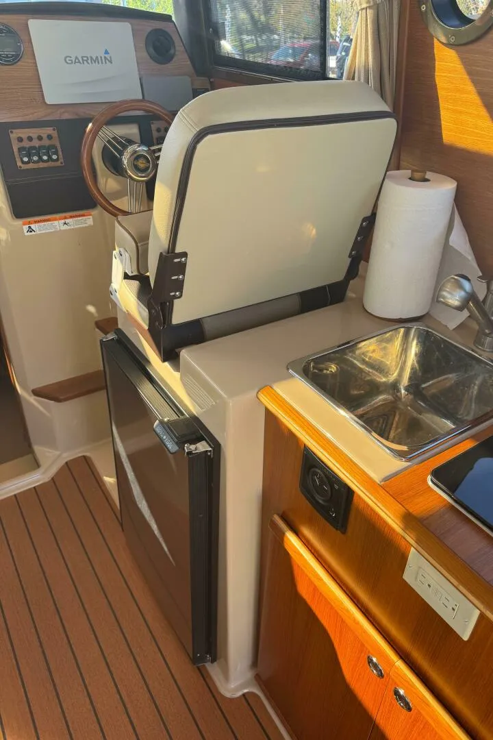 Slide: The Image of Ranger Tug R-23 2019 - 5344986