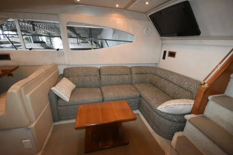 Slide: The Image of Spacious Interior - 5345120