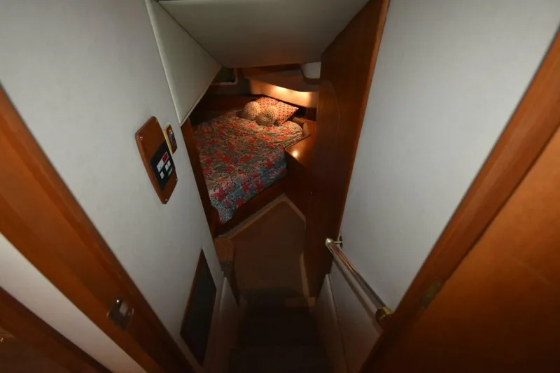 Slide: The Image of Captains Quarters - 5345127