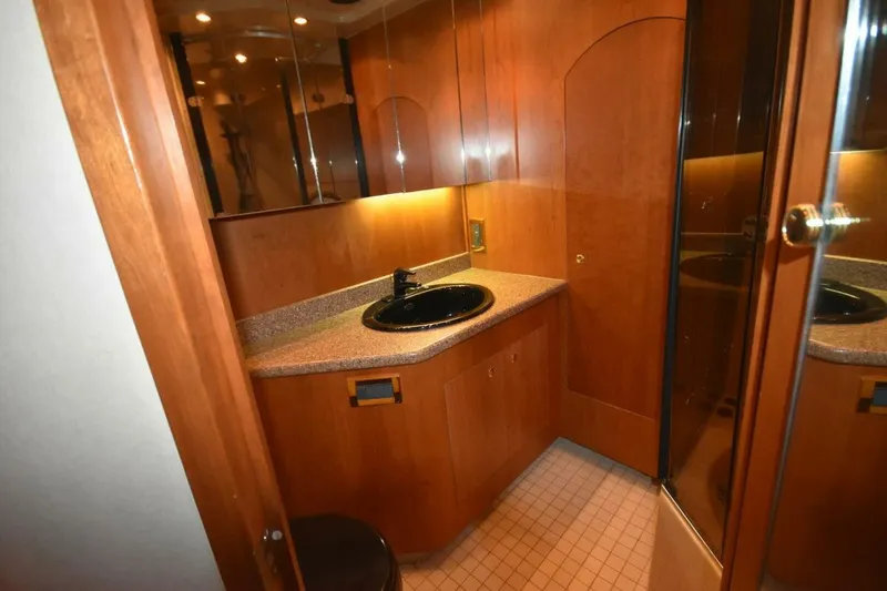 Slide: The Image of Cruisers 4450 Express Motor Yacht 2000 - 5345132