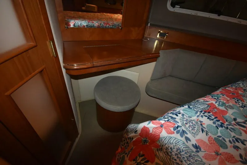 Slide: The Image of Cruisers 4450 Express Motor Yacht 2000 - 5345137