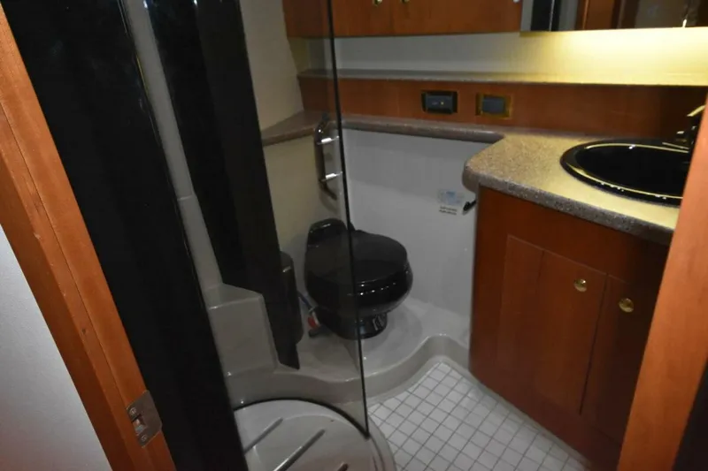 Slide: The Image of Cruisers 4450 Express Motor Yacht 2000 - 5345147