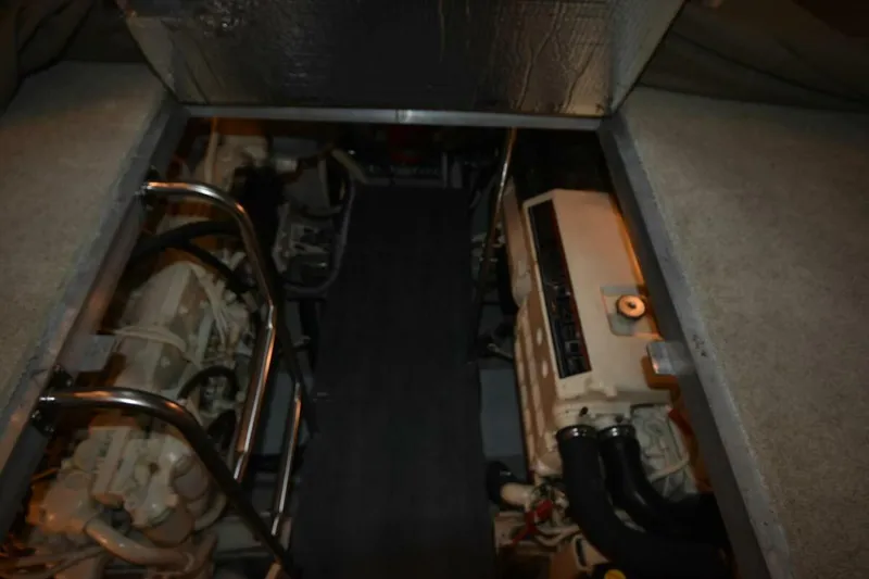 Slide: The Image of Cruisers 4450 Express Motor Yacht 2000 - 5345154