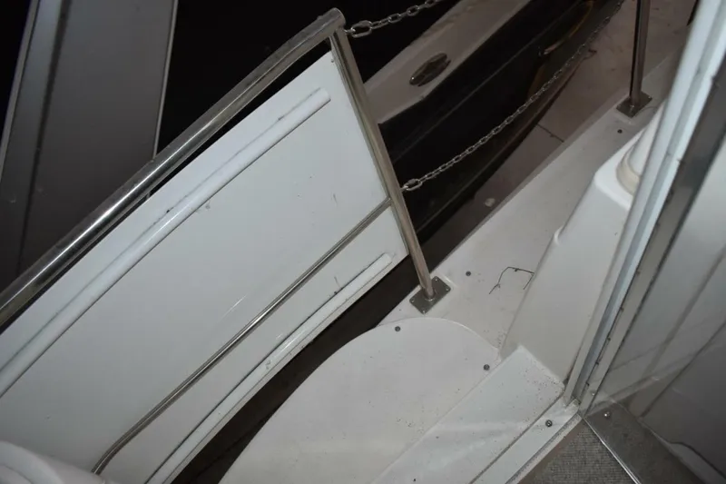 Slide: The Image of Cruisers 4450 Express Motor Yacht 2000 - 5345162