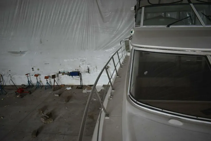 Slide: The Image of Cruisers 4450 Express Motor Yacht 2000 - 5345170