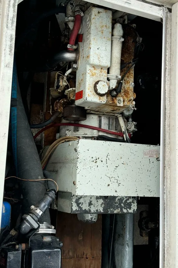 Slide: The Image of Carver Mariner 3297 1986 - 5346542