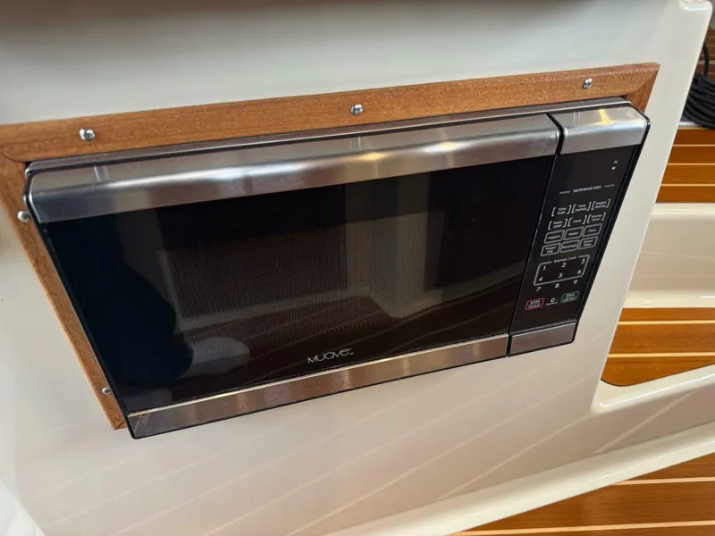 Slide: The Image of Ranger Tug R-31CB 2021 - 5346733