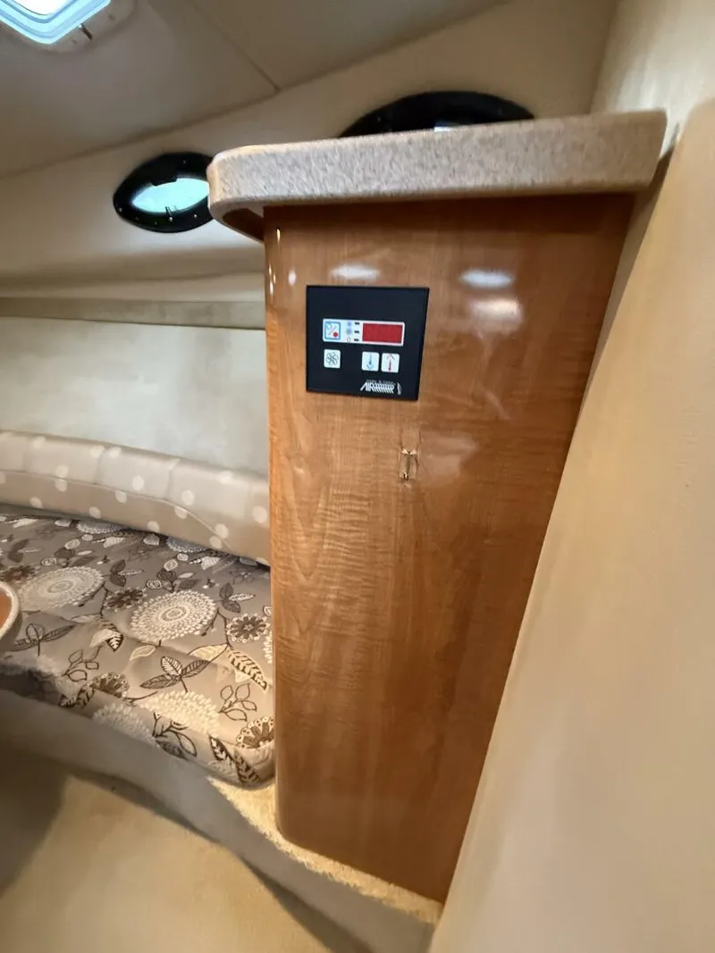 Slide: The Image of Bayliner 3055 Ciera Sunbridge DX/LX 2000 - 5904506