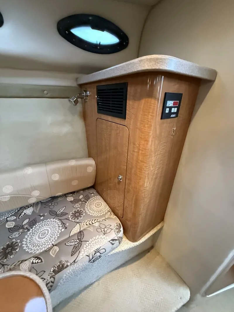 Slide: The Image of Bayliner 3055 Ciera Sunbridge DX/LX 2000 - 5904507