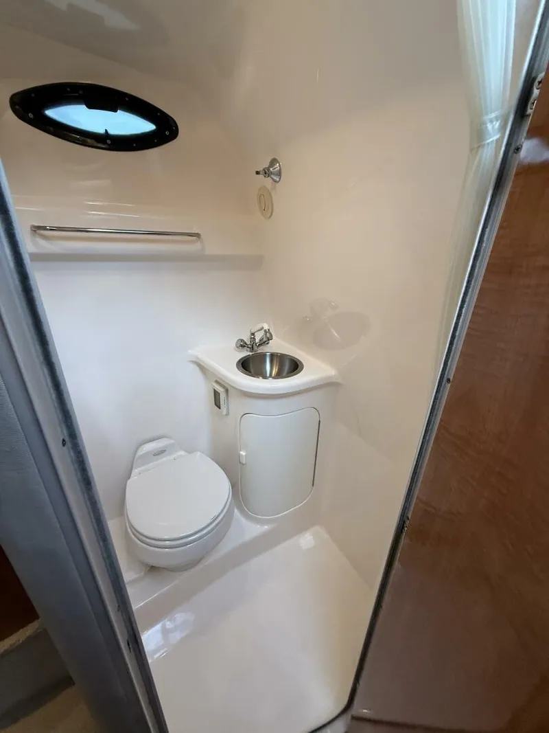 Slide: The Image of Bayliner 3055 Ciera Sunbridge DX/LX 2000 - 5904508